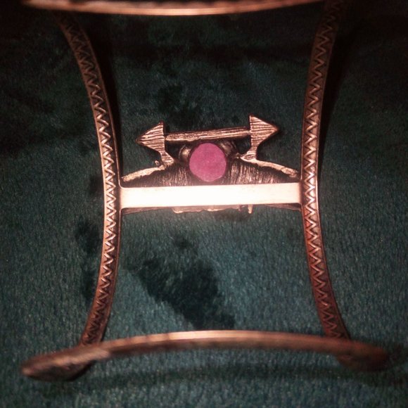 NEW Adjustable Antiqued Gold Cuff Bracelet with Pink Stone - Picture 12 of 13